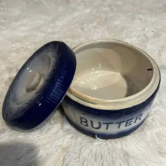 Vintage Blue and White Cow Butter Crock Glaze Stoneware w Lid and Wood Handle - Picture 3 of 5